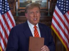 Trump a ‘caccia’ di soldi: in vendita copie griffate della Bibbia