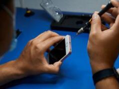 Apple, l’iPhone si potrà riparare con pezzi usati più economici