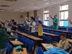 Ballano il ‘Gioca Jouer’ durante l’autopsia: bufera social sul video dei medici legali