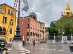 Biennale Arte Venezia, installazione divelta dal vento