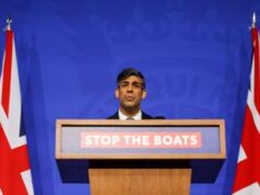 Migranti, Parlamento britannico approva il piano Ruanda