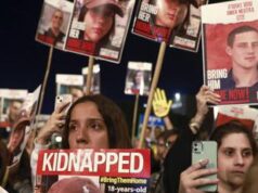 “O gli ostaggi o la guerra”, l’aut aut dei familiari a Netanyahu