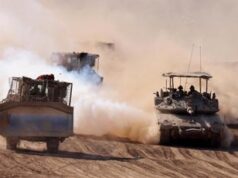 Rafah, Israele ammassa i tank al confine: ultime trattative per una tregua