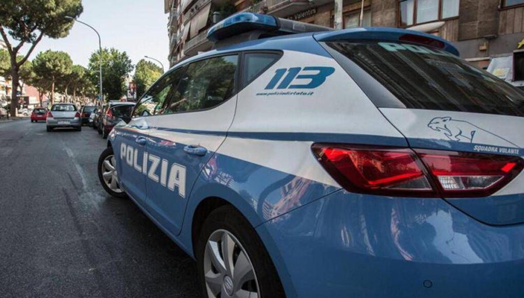 Roma, modellino di auto trasformato in bomba trovato in un box