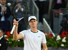 Sinner rimonta e batte Khachanov, vola ai quarti di Madrid