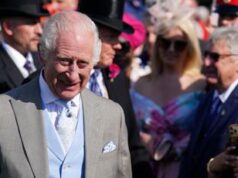 Carlo III consegna onorificenze, prima volta dalla diagnosi di cancro