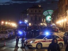 Firenze, scontri vicino al consolato Usa: studenti perquisiti