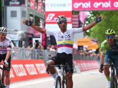 Giro d’Italia 2024, Narvaez vince la prima tappa ed è maglia rosa