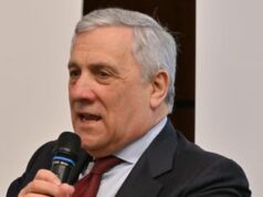 Natalità, Tajani: “Decrescita danno economico, famiglie siano nucleo società”
