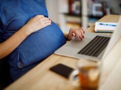 Pari opportunità, le donne italiane al bivio tra occupazione e maternità nel convegno di Valore D