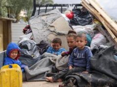 Rafah, con incursione Israele a rischio la vita di 600mila bambini: l’allarme di Save the Children