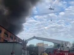 Russia, maxi incendio a Mosca: in fiamme magazzino di 4mila metri quadrati