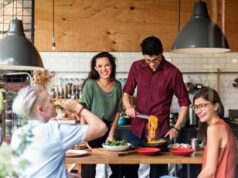 Salute, studi confermano i benefici del riunirsi a tavola in momenti conviviali