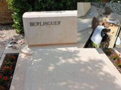 Vandalizzata la tomba di Enrico Berlinguer, la figlia Bianca: “Atto ignobile”