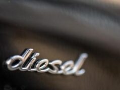 Benzina e diesel, prezzo gasolio ai minimi da luglio 2023: quanto costa oggi