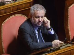 Borghi insiste: “Mattarella? Ormai dogma dell’infallibilità come per il Papa”