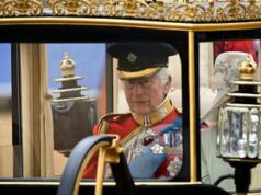 Carlo gioioso ma anche cupo al Trooping the Colour: l’analisi dell’esperto