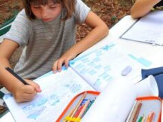 Compiti per le vacanze tormentone per 6 milioni di alunni, il pediatra: “Disobbedienza civile”