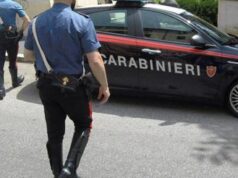Europee, strappa manifesti elettorali perché coprono necrologi: anziano denunciato