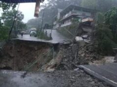 Frane e inondazioni in India, 10 morti e 2.400 turisti bloccati nella regione dell’Himalaya