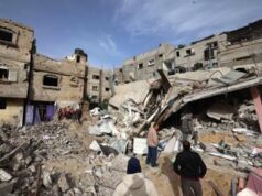 Gaza, media: nuovi raid Israele sulla Striscia, uccisi almeno 17 civili