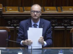 Scuola, Valditara: “Per i docenti presto un aumento di 300 euro”