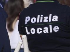 Sposo vestito da Gesù per addio al celibato, multato per blasfemia