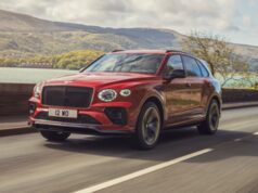 Nuova Bentley Bentayga MY 2024: quattro ruote sterzanti e tanta connettivitÃ