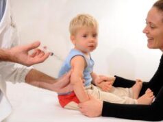 Vaccini bimbi, stop all’obbligo? Borghi (Lega) presenta emendamento: “Ci sia libertà di scelta”