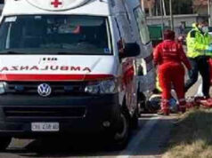 Drammatico Incidente a Nole: Auto si Scontra con Tir, Grave un Uomo di 41 Anni ambulanza incidente