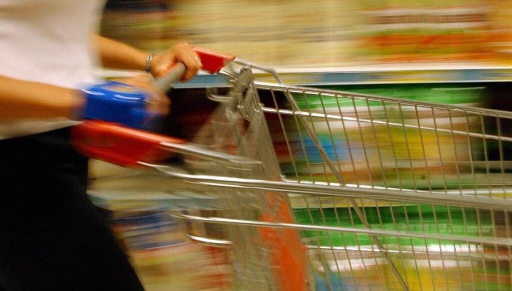 Inflazione rallenta a ottobre: +1,2% su anno. Frenata per il carrello della spesa