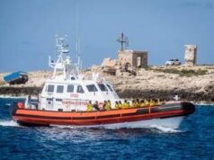 Migranti, recuperati in mare a Lampedusa tre corpi: due sono bambini