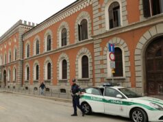 15enne rapinato a Milano, resta in carcere il maggiorenne del gruppo: “Capacità criminale elevatissima”