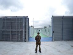 Migranti, la svolta Ue su rimpatri e Paesi sicuri: cosa cambia adesso