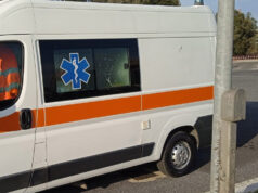 Rivarolo Canavese: Lancia Ypsilon fuori strada, pericolo per i Tre Giovani a Bordo ambulanza