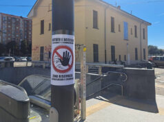 Torino, Residenti Esasperati: Cartelli Provocatori Contro il Crimine in Piazza Bengasi piazza bengasi degrado