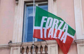 Forza Italia, l’invito dei fratelli Berlusconi e di Tajani all’unità: Costa capogruppo di mediazione