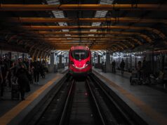 Sciopero treni in Piemonte: disagi per il weekend, Salvini avverte i sindacati sciopero treni