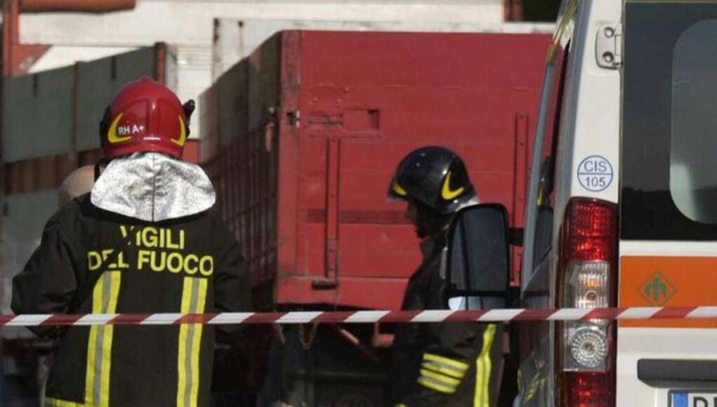 Crolla balcone a Taranto, due feriti: uno è in codice rosso