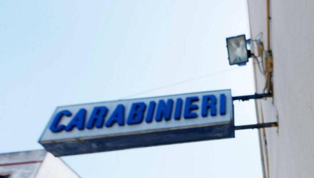 Bergamo, aggredisce la compagna e la lascia in strada priva di sensi: arrestato