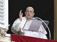 Papa Francesco, gesti a sorpresa e linguaggio colloquiale: quando Bergoglio ha spiazzato