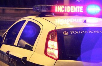 Roma, perde controllo dello scooter: morto 64enne