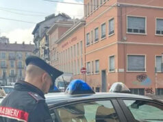 Vende hashish a una 20enne, arrestato gambiano carabinieri torino