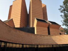 La Diocesi Offre Spazi per Nuovo Ufficio Immigrazione a Torino diocesi curia torino