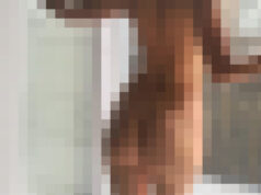 Balla nuda sul balcone: stupore e polemiche in centro a Chivasso nuda balcone chivasso