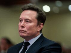 Musk via da Tesla? Lui smentisce il Wall Street Journal: “Assolutamente falso”