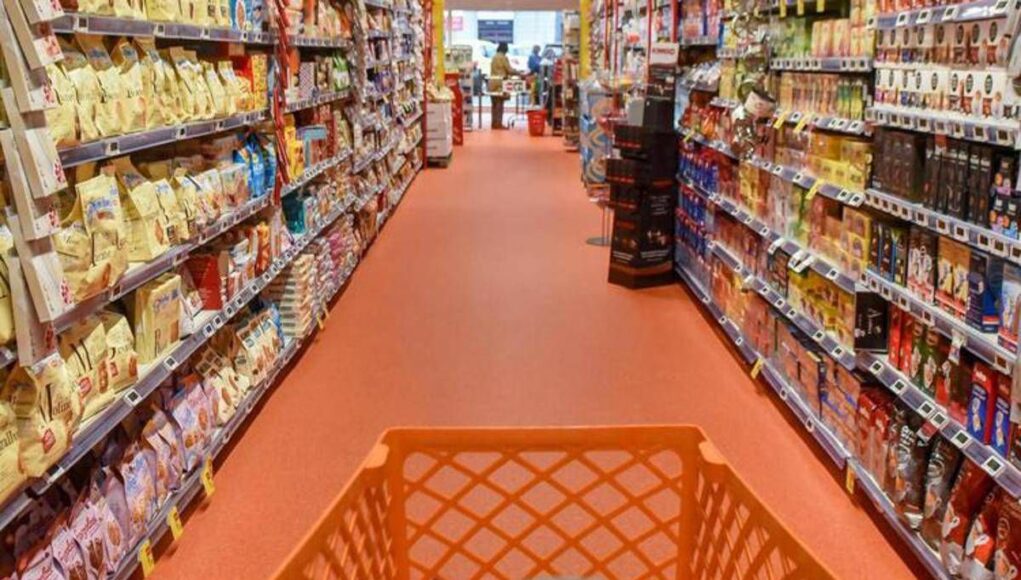 Boom prezzi alimentari, Istat: “Dal 2021 aumentati del 25%”