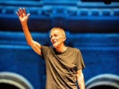 Domenica In, Roberto Vecchioni: “I giovani di oggi? Fragili e deboli”