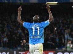 Napoli-Milan 2-1, gol di Politano e Lukaku: Conte resta nella scia dell’Inter