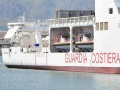 Nave incagliata vicino all’Elba, blackout e acqua nello scafo: equipaggio in salvo